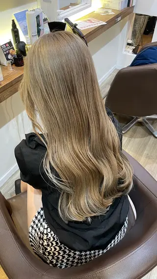 ロング 🎀ハイトーン/ 艶カラー/夕月🎀のヘアスタイル