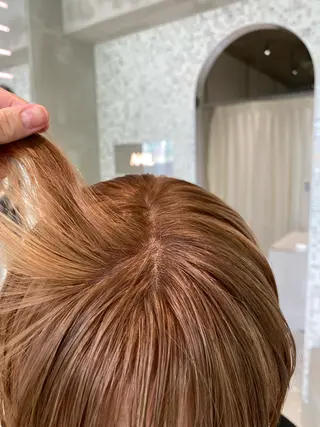 カラー ボブ/ハイトーン REINAのヘアスタイル