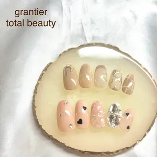 ネイル grantier beautyのネイルデザイン