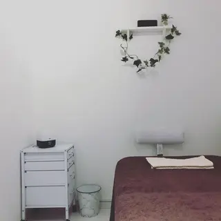 小顔・ツルツル素肌 ハリステリアのエステ・リラクイメージ