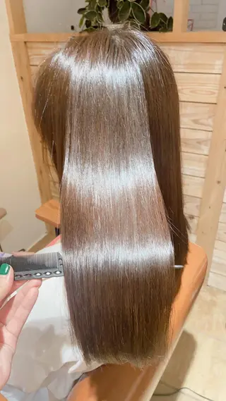 ロング ayumi🦖/ ブリーチカラーのヘアスタイル