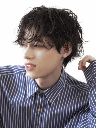 メンズ パーマ メンズ ヘアメイク ハイトーン キャロのヘアスタイル