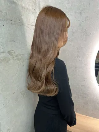 ロング 🩷Yui🩷 大人可愛い艶カラーのヘアスタイル