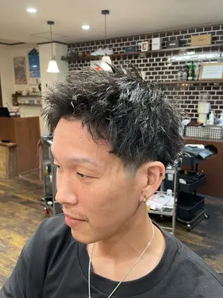 パーマ メンズ EVOGUE BARBER SHOP所属・EVOGUE 森内 秀有 メンズパーマのエステ・リラクイメージ