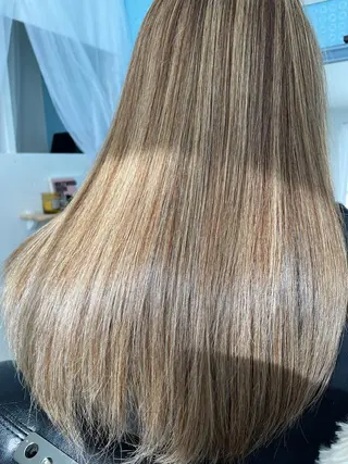 セミロング 大人女性特化|北千住 ・艶髪|JIROのヘアスタイル