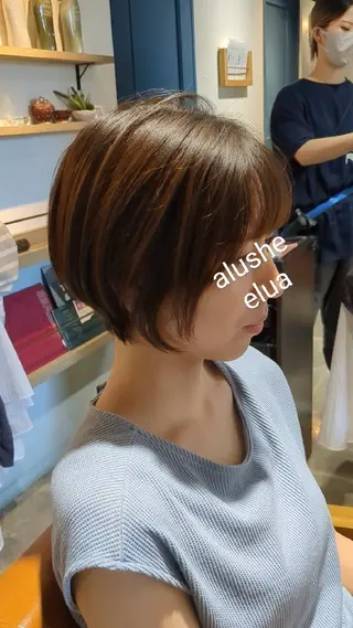 ショート alushe 岡 陽子のヘアスタイル