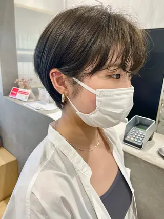 ショート カラー ミゾブチ ユリカのヘアスタイル