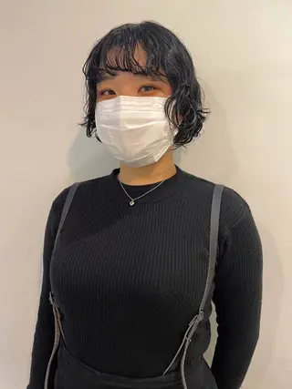 ショート カラー パーマ silo所属・silo MOKA 顔周りカット🦦のヘアスタイル