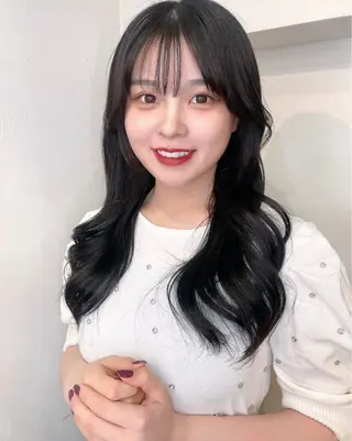 ロング カラー レイヤーカット、 大人可愛い 中村美羅のヘアスタイル