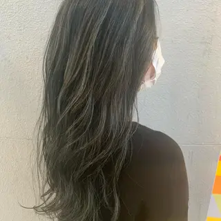 ロング 透明感カラー 金村真子のヘアスタイル