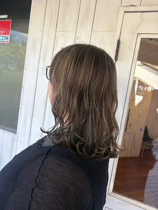 セミロング MOLLASALON 浅香山店所属・MOLLA 辻のヘアスタイル