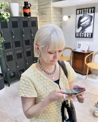 ショート 抜きっぱなしブロンド ササキカズマのヘアスタイル