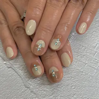 ネイル 粟津 美紀のネイルデザイン