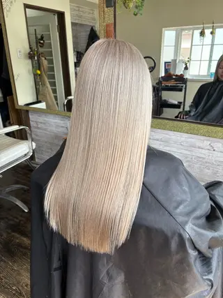 カラー 渡辺 健太のヘアスタイル