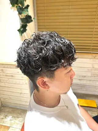 パーマ メンズ 岡本 葵のヘアスタイル