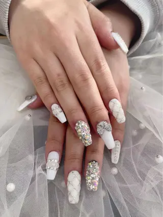 セミロング 🐼panda nail所属・こ このネイルデザイン