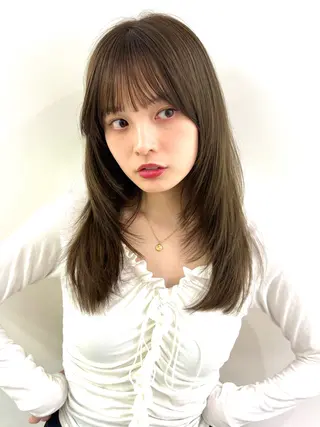 セミロング PULSE yokohama所属・レイヤー |オリーブ |ヘーゼルベージュのヘアスタイル