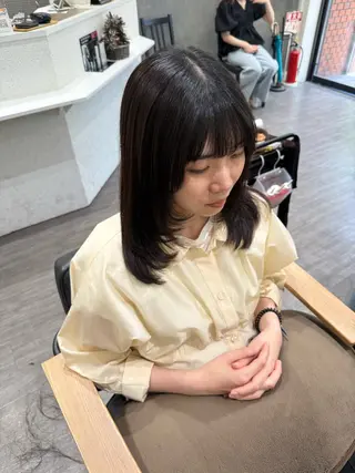 ミディアム 上田 紗也のヘアスタイル