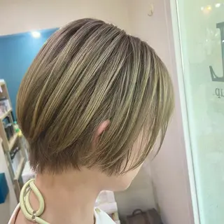 ショート カラー 髪質改善/ストレート /透明感/西川奈穂のヘアスタイル