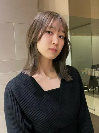 ミディアム 山下 紗里奈のヘアスタイル