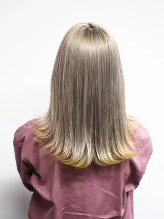 ミディアム カラー ヘアアレンジ メンズ メンズハイトーン メンズバレイヤージュのヘアスタイル