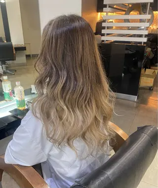 ロング カラー ヘアアレンジ DISCOHAIRsanc（ルジャルダン町田）所属・烏山 達也のヘアスタイル