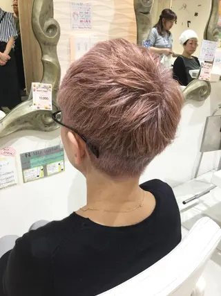 ショート カラー 松吉 純平のヘアスタイル
