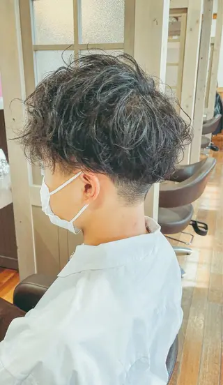 ショート パーマ メンズ 吉田 浩太郎のヘアスタイル