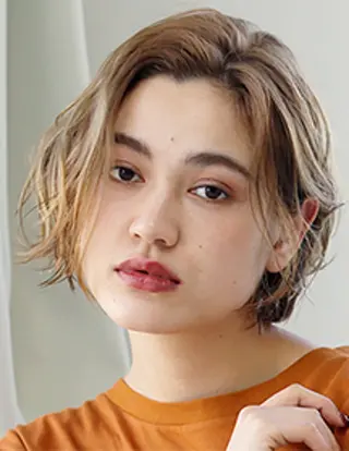 カラー Earth中島 育枝のヘアスタイル