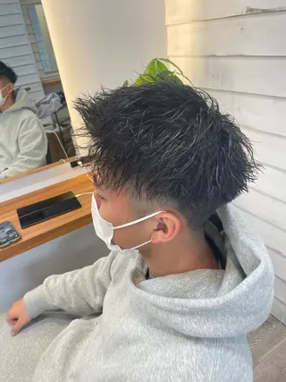 ショート パーマ メンズ 小林 崇雅　ダウンパーマのヘアスタイル