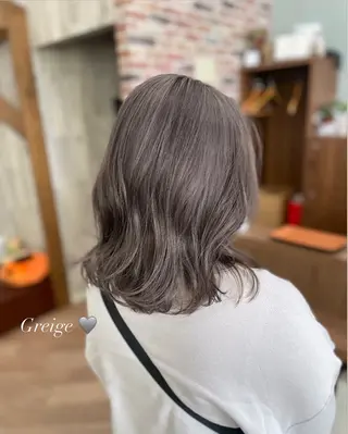 ミディアム シミズ カエデ🍁のヘアスタイル