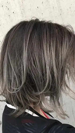 カラー 山崎 晃治のヘアスタイル