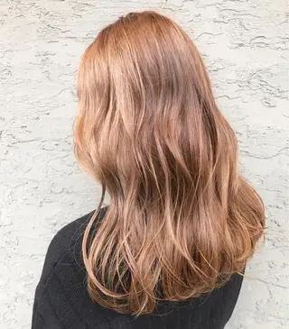 ミディアム カラー 佐山 聖玲奈のヘアスタイル