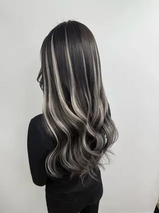 ロング 𝙃𝘼𝙍𝙐🎀 韓国×エクステのヘアスタイル