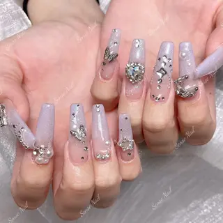 ネイル Queening 🦋のネイルデザイン