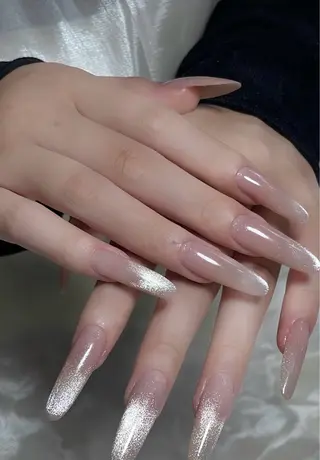 ネイル 高木 維麗絲のネイルデザイン