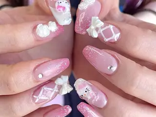 ネイル Rainrain💧 パーツ豊富、やり放題のネイルデザイン