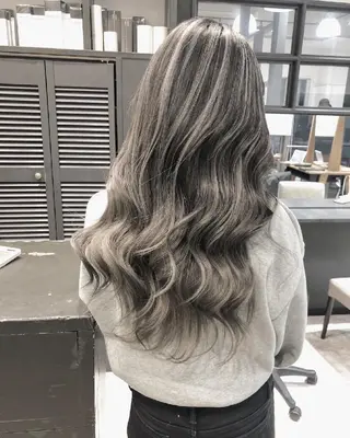 セミロング カラー ヘアアレンジ TOMONA👑 GiseL梅田店のヘアスタイル