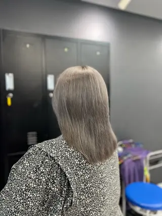 ミディアム カラー white.梅田所属・White梅田  ／ COCOのヘアスタイル