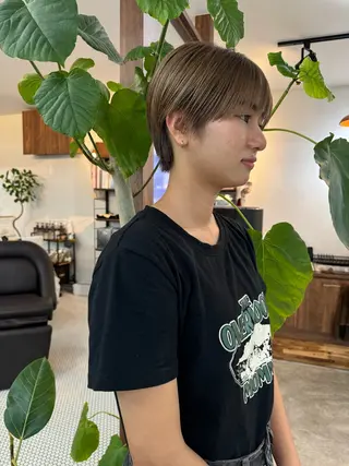 ショート カラー (h)wim ウィムのヘアスタイル