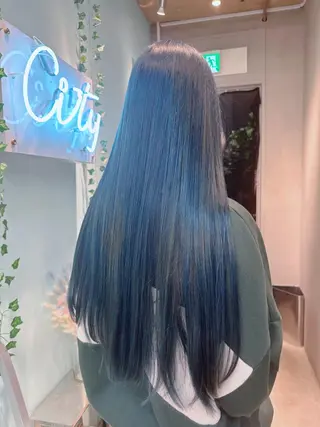 ロング カラー 岡野 静華のヘアスタイル