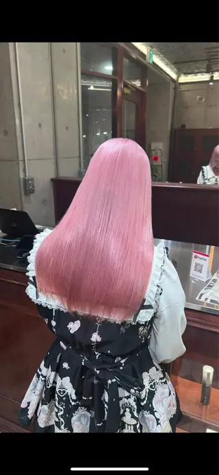 ロング カラー iris名駅 ハイトーンブリーチ【イリス】所属・閼伽井 誇和のヘアスタイル