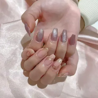 ネイル 𝘙𝘪𝘰𝘯𝘢 ...🕯🤍のネイルデザイン