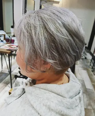 ショート カラー ACROあべの店所属・艶カラー/インナー /グラデ/大西小百合のヘアスタイル