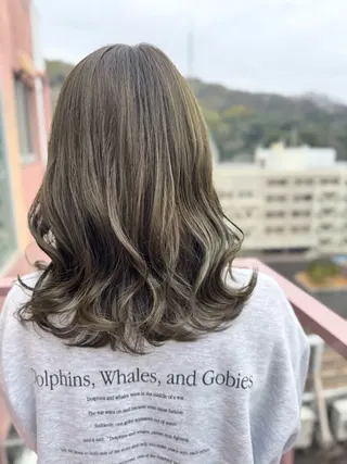 セミロング カラー Viage （ビアージュ）のヘアスタイル