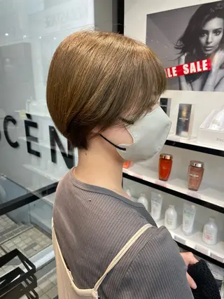ショート カラー ヘアアレンジ mika｜ブルーカラ ー｜ハイトーンカラーのヘアスタイル