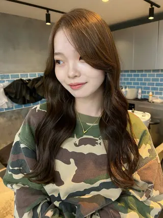 ミディアム カラー VIE表参道所属・艶感カラー/縮毛 矯正/りょお🫧のヘアスタイル