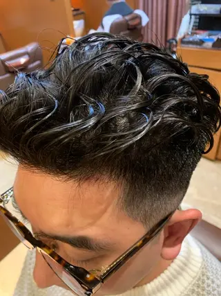 ミディアム パーマ メンズ ヘアモードキクチ銀座店所属・杉本 翔希のヘアスタイル