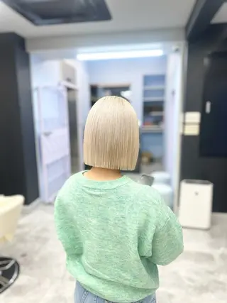 ショート white．梅田所属・GATE. カラーモデル募集のヘアスタイル