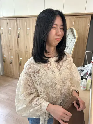 ミディアム 藤田 侑花のヘアスタイル